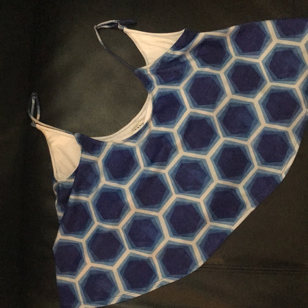 L euc for age blue geometric swing